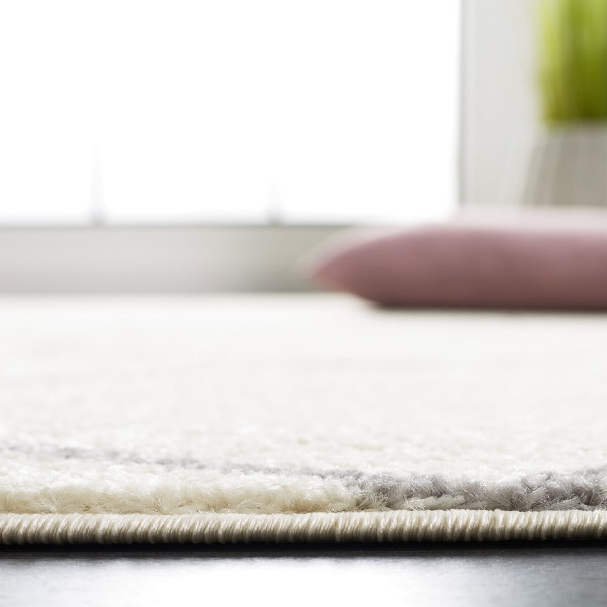 SAFAVIEH Tulum Carmella Geometric Area Rug, 5'5" x 7'7", Ivory/Grey