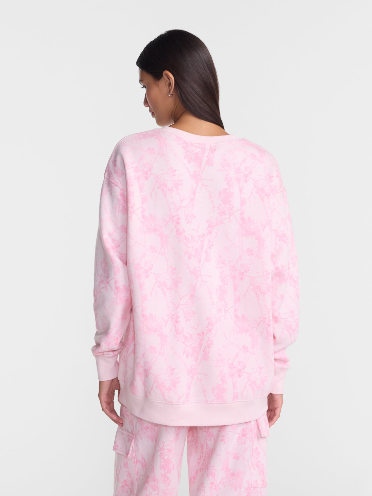 No Boundaries Oversized Fleece Sweatshirt with Long Sleeves, Women's and Women's Plus Sizes XXS-4X