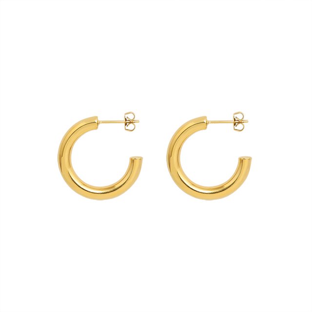 Temperamento japonés y coreano simple hueco en forma de C pendientes de anillo liso pendientes de mujer titanio acero chapado en oro de 18 quilates color oro F469 LingWen 9024715104823