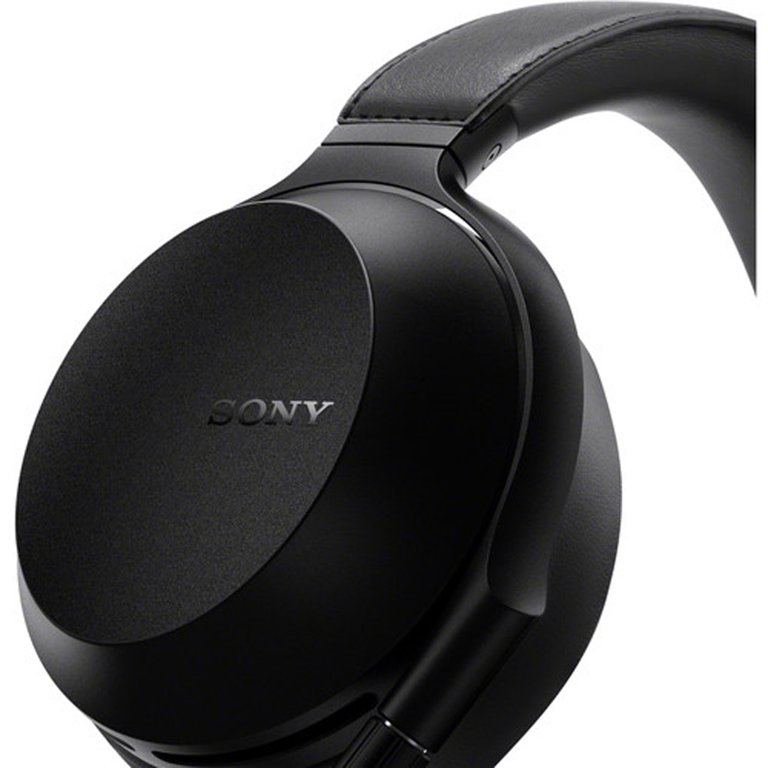 Sony MDR-Z7M2 High-Resolution Professional Stereo Headphones with Hard  Shell Case Kit