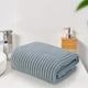 thumbnail image 1 of Fiudx Toalla de Baño con Leche de Coco, Textura de Terciopelo Ultrasuave, Súper Absorbente, Secado Rápido, Ideal para Uso Doméstico, Ideal para Spa, Gimnasio y Playa, Tamaño Grande (70 X 140 Cm), 1 of 4