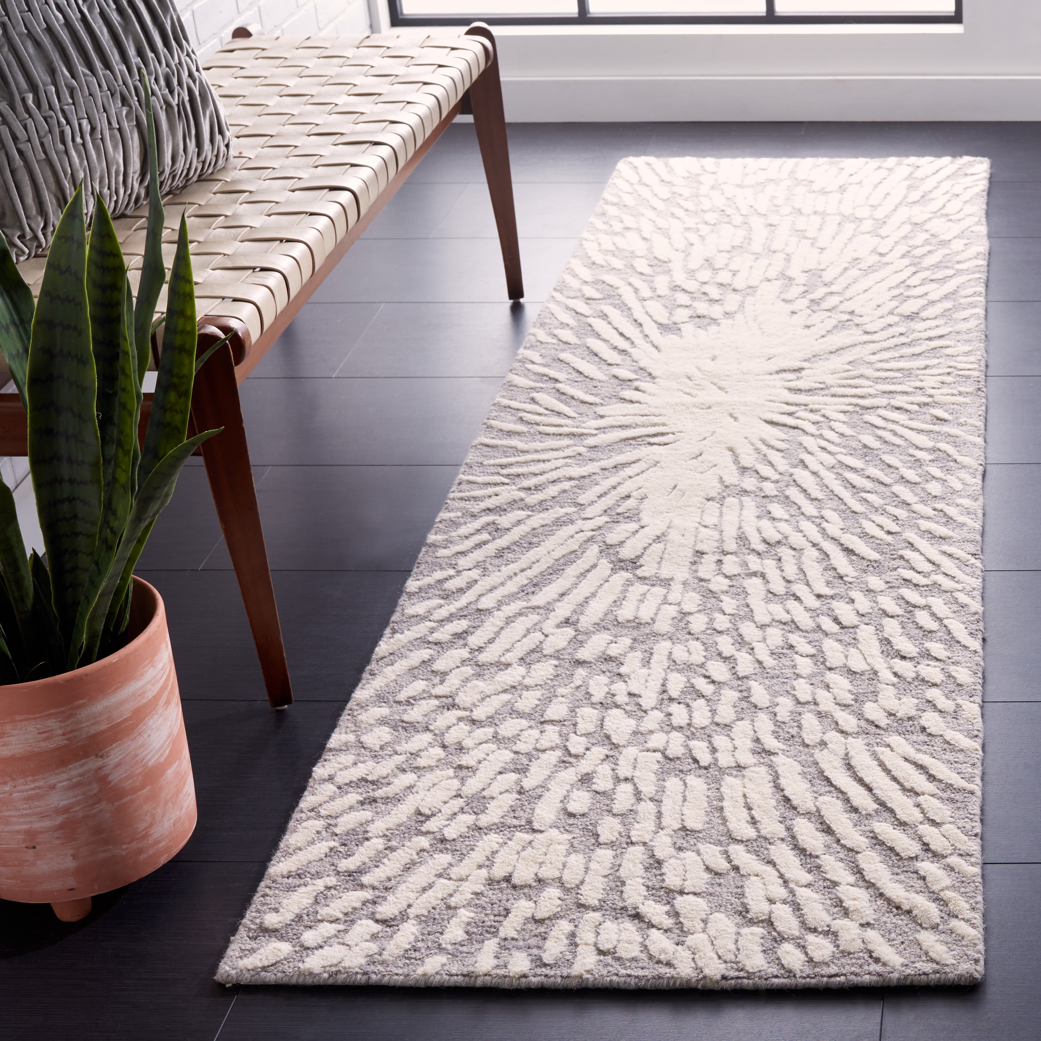 SAFAVIEH Metro Euphemia Sunburst Runner Rug, Grey/Ivory, 2'3" x 8'