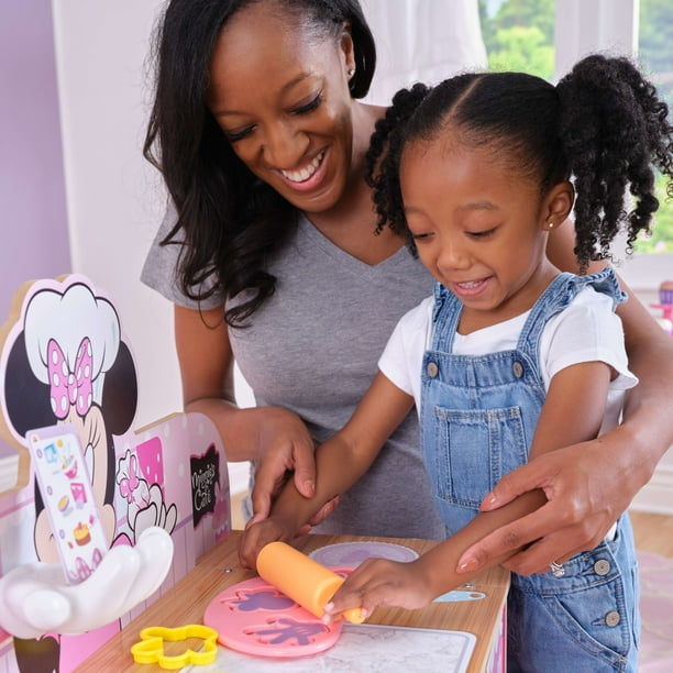 KidKraft Minnie Mouse Bakery & Cafe Play Kitchen for Kids