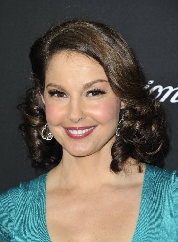 Ashley Judd At Arrivals For Olympus Has Fallen Premiere Canvas Art - (16 x 20)