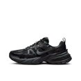 thumbnail image 1 of Zapatillas clásicas unisex V2K Run grises, cómodas y versátiles, de caña baja, informales, para correr, 1 of 4