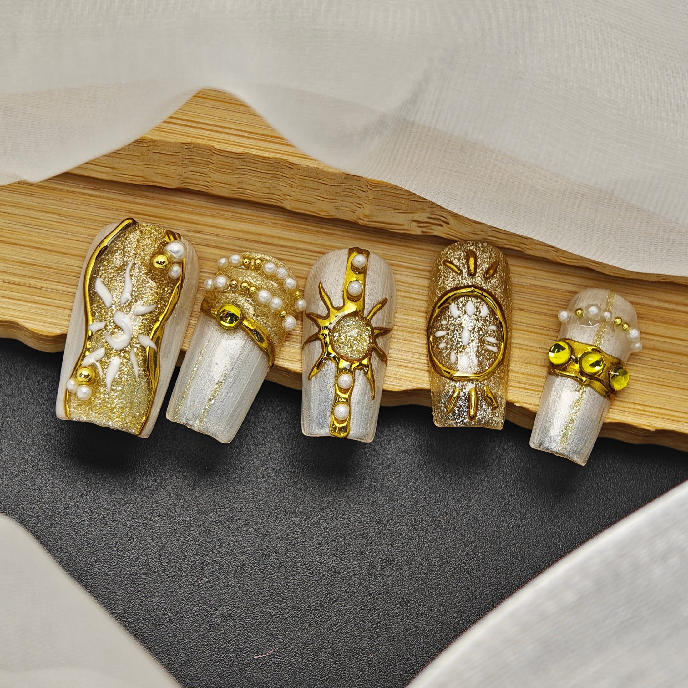 10pcs Square Medium Handmade Y2K Nails – White & Gold, Hand Drawn Sun & Moon Patterns, 3D Pearls & Gems, Summer Independence Day Press On Nails for Women