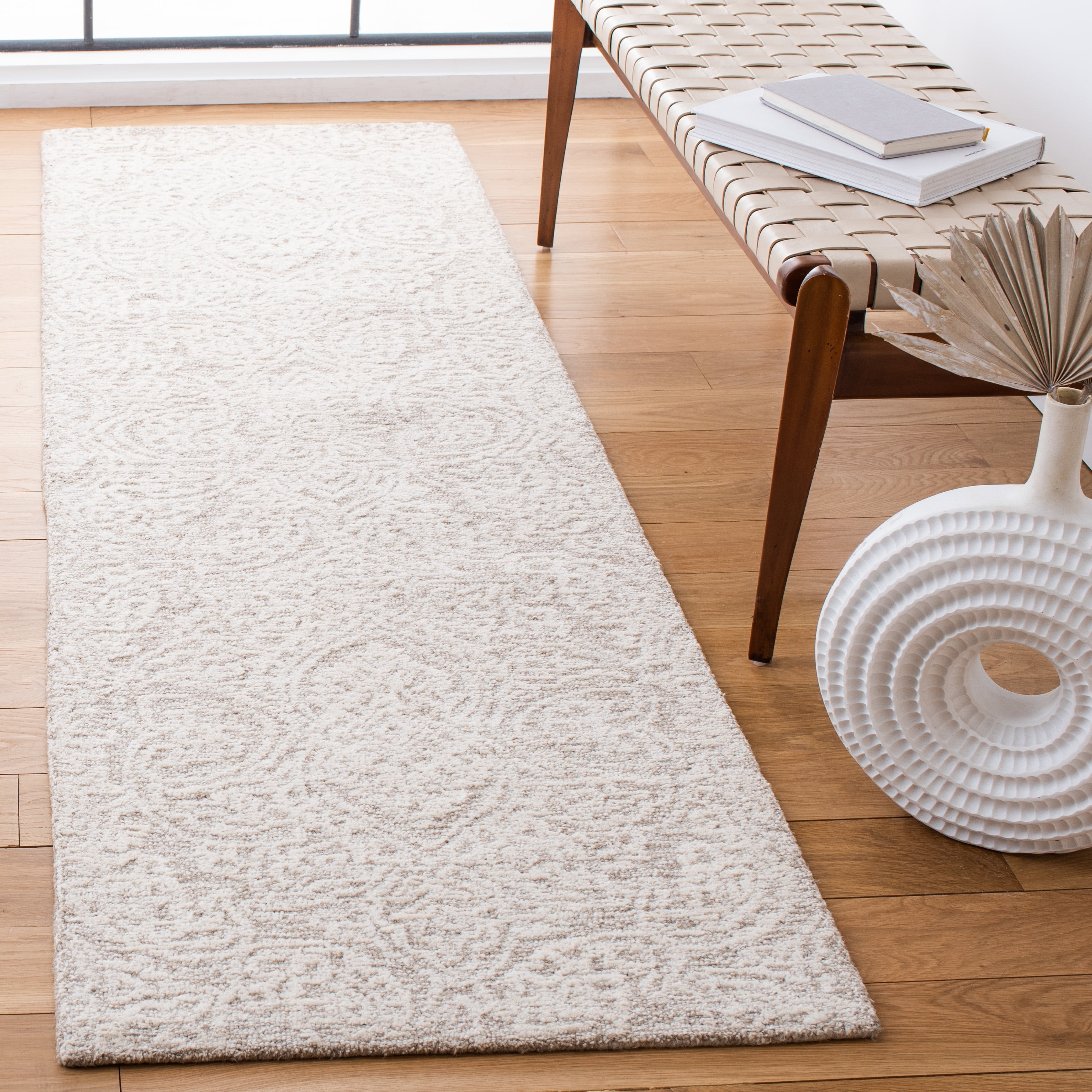 SAFAVIEH Metro Aditi Medallion Runner Rug, Natural/Ivory, 2'3" x 10'