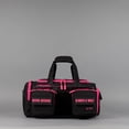 thumbnail image 3 of Bolso de viaje y gimnasio impermeable WOLFpak 30 L, rosa neón, 3 of 9
