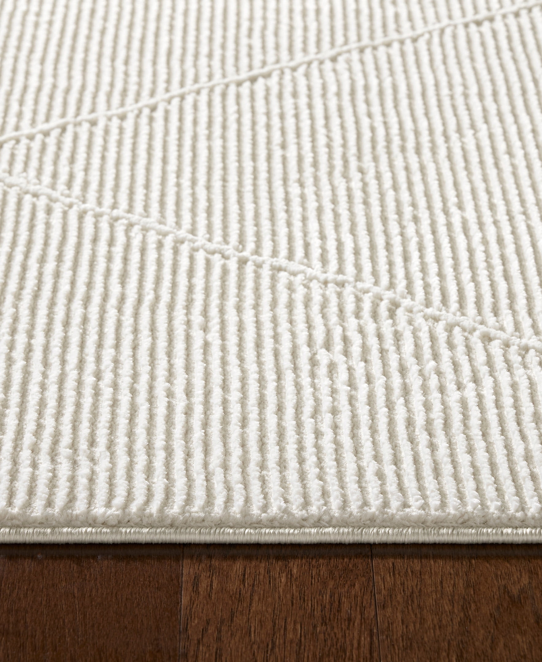 TOWN & COUNTRY LUXE Tretta Contemporary Diamonds Area Rug with Plush High-Low Texture, Ivory, 6'6"x9'6"