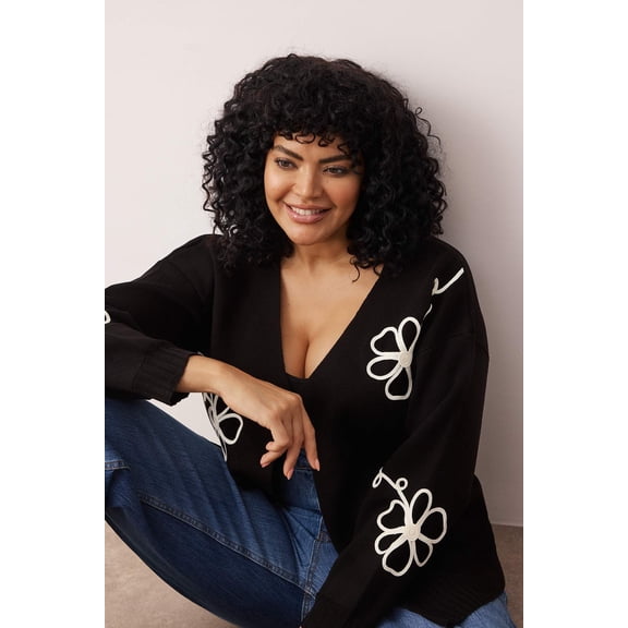 Trendyol Curve Women's Black Floral Three-Quarter Sleeve Regular fit Plus Size Cardigans