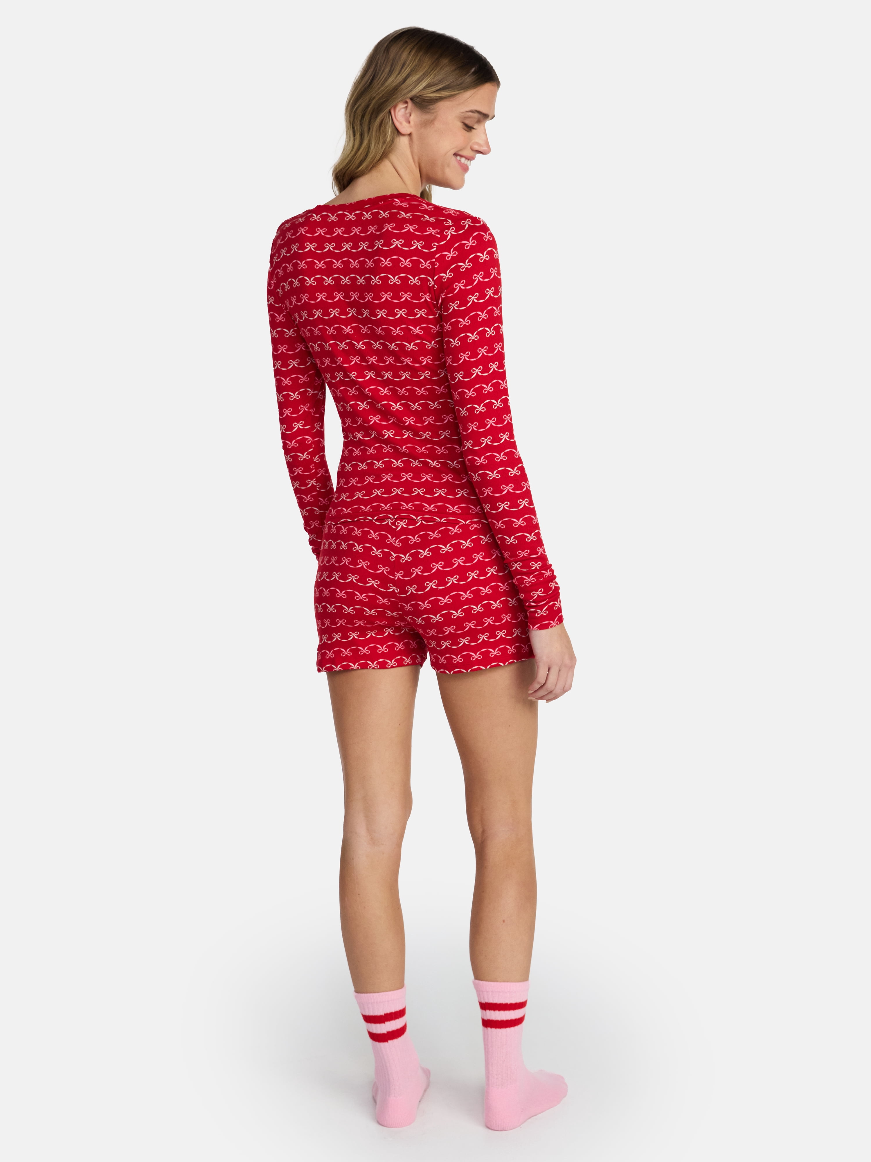 No Boundaries Giftable Henley Sleep Top and Shorts with Socks Set, 3-Piece, Women's XXS-3X