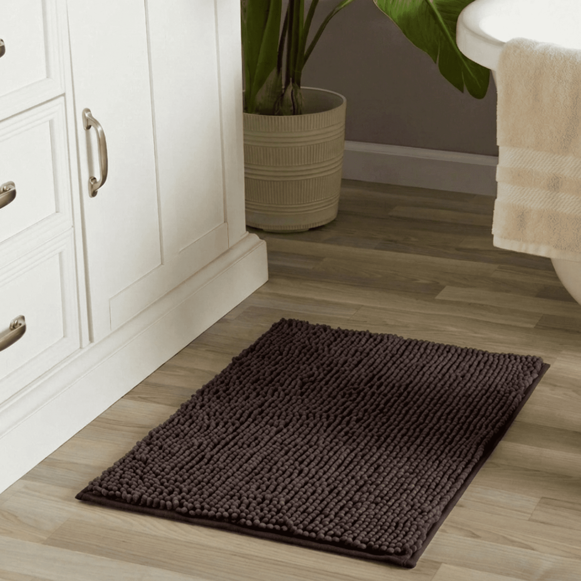 Wozola Chenille Bathroom Rug, Coffee Ultra Soft Absorbent Bath Mat, Non-Slip Machine Washable Shower Floor Rug for Bathroom, Tub & Entryway, 24"x47"