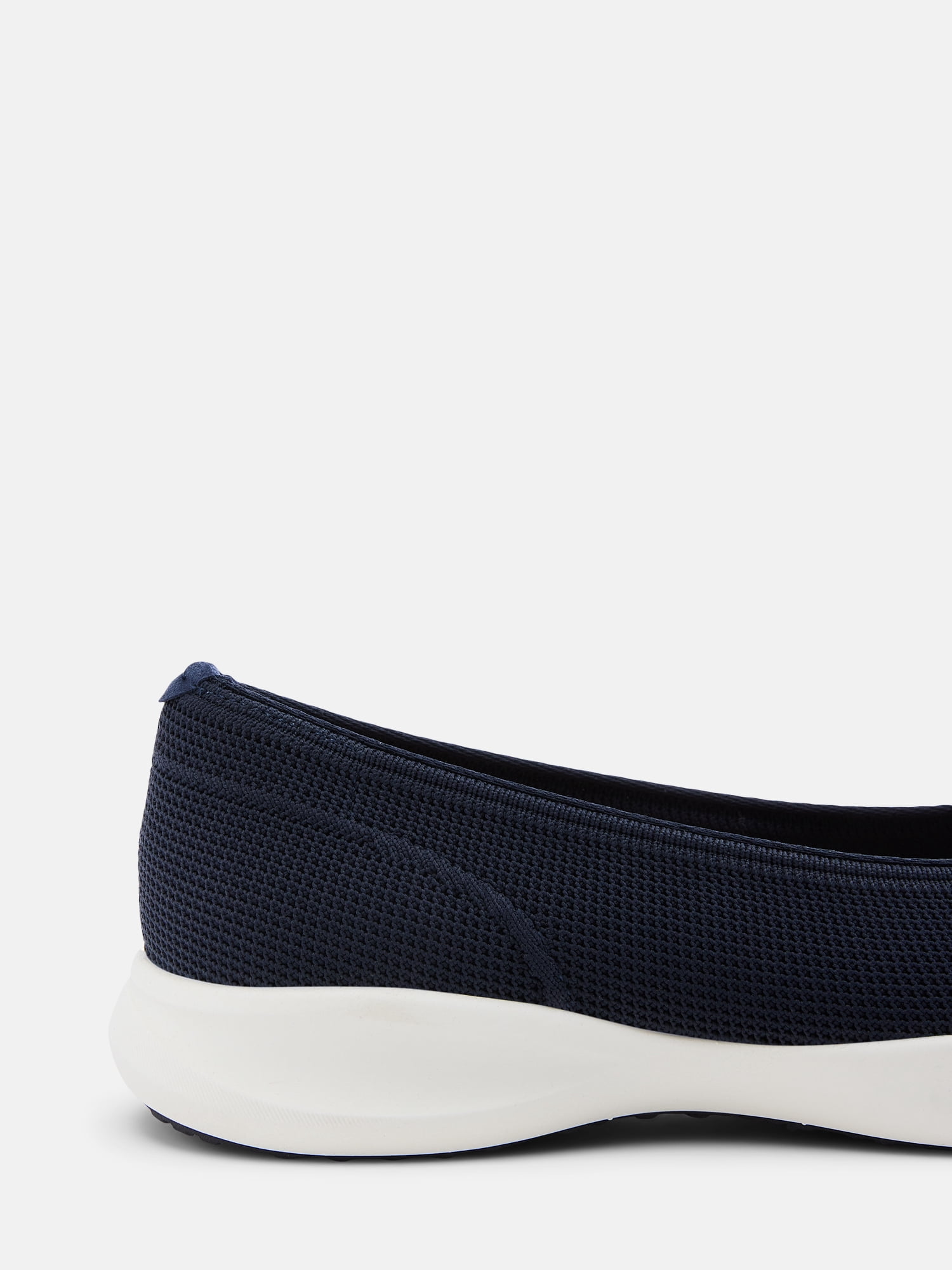 Time and Tru Women's Sporty Comfort Ballet Flats, Wide Width