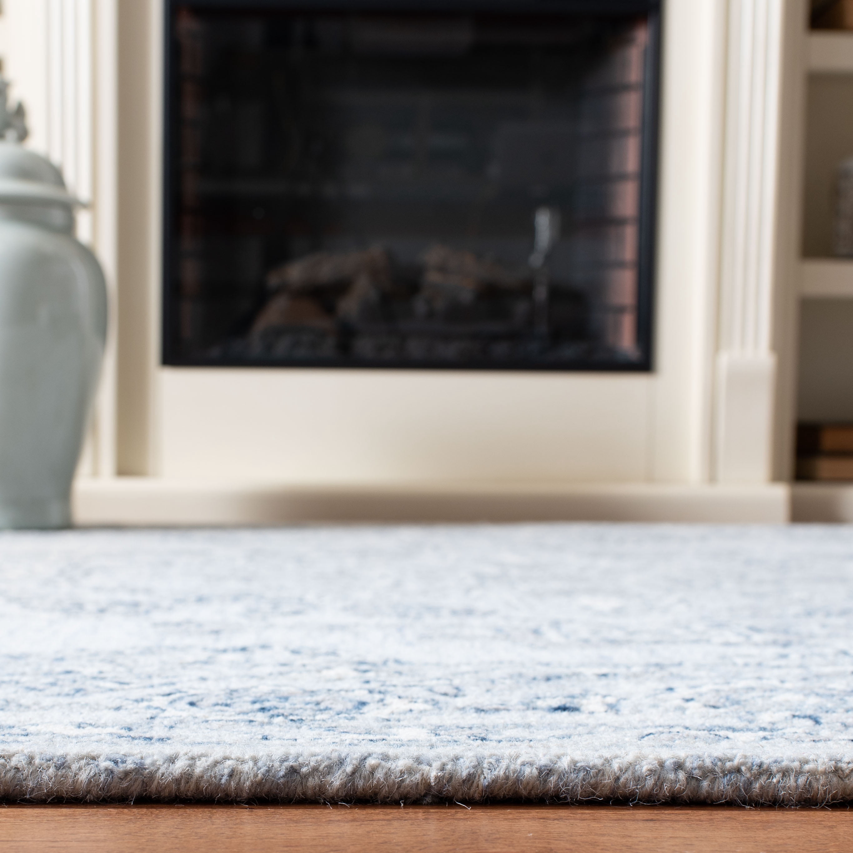 SAFAVIEH Micro-Loop Britton Oriental Runner Rug, Light Blue/Ivory, 2'3" x 5'
