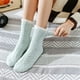 thumbnail image 4 of Calcetines de peluche para mujer, calcetines de invierno, calcetines navideños cálidos y esponjosos, calcetines peludos, 4 of 5