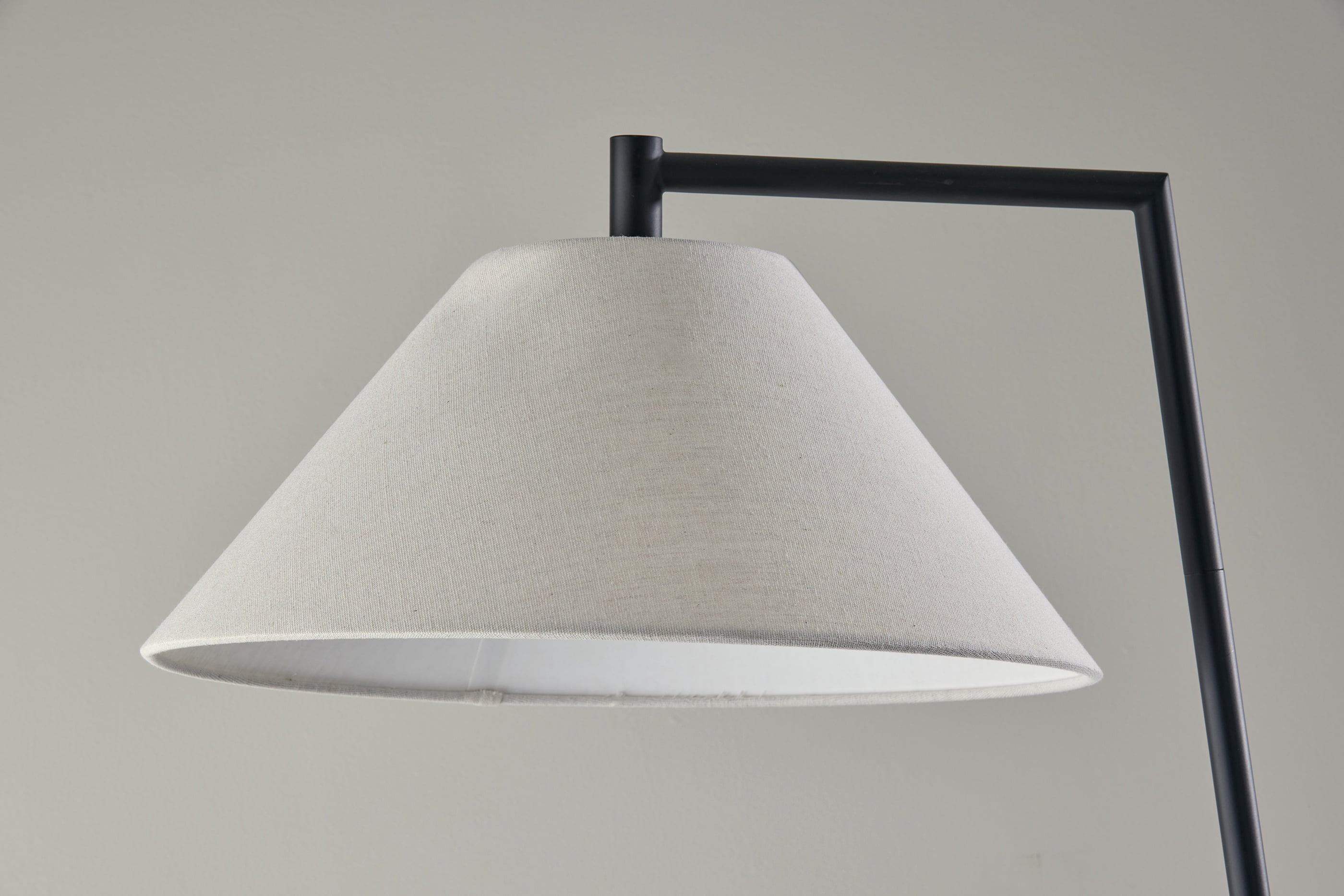 Lampe sur pied Better Homes & Gardens en bois crème et métal noir avec abat-jour en tissu blanc, design moderne, neuf