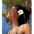 thumbnail image 4 of pinzas para el cabello con flores hawaianas para mujeres y niñas, pinzas para el cabello de plumeria e hibisco, pinzas de flores artificiales para vacaciones y fiestas en la playa., 4 of 5