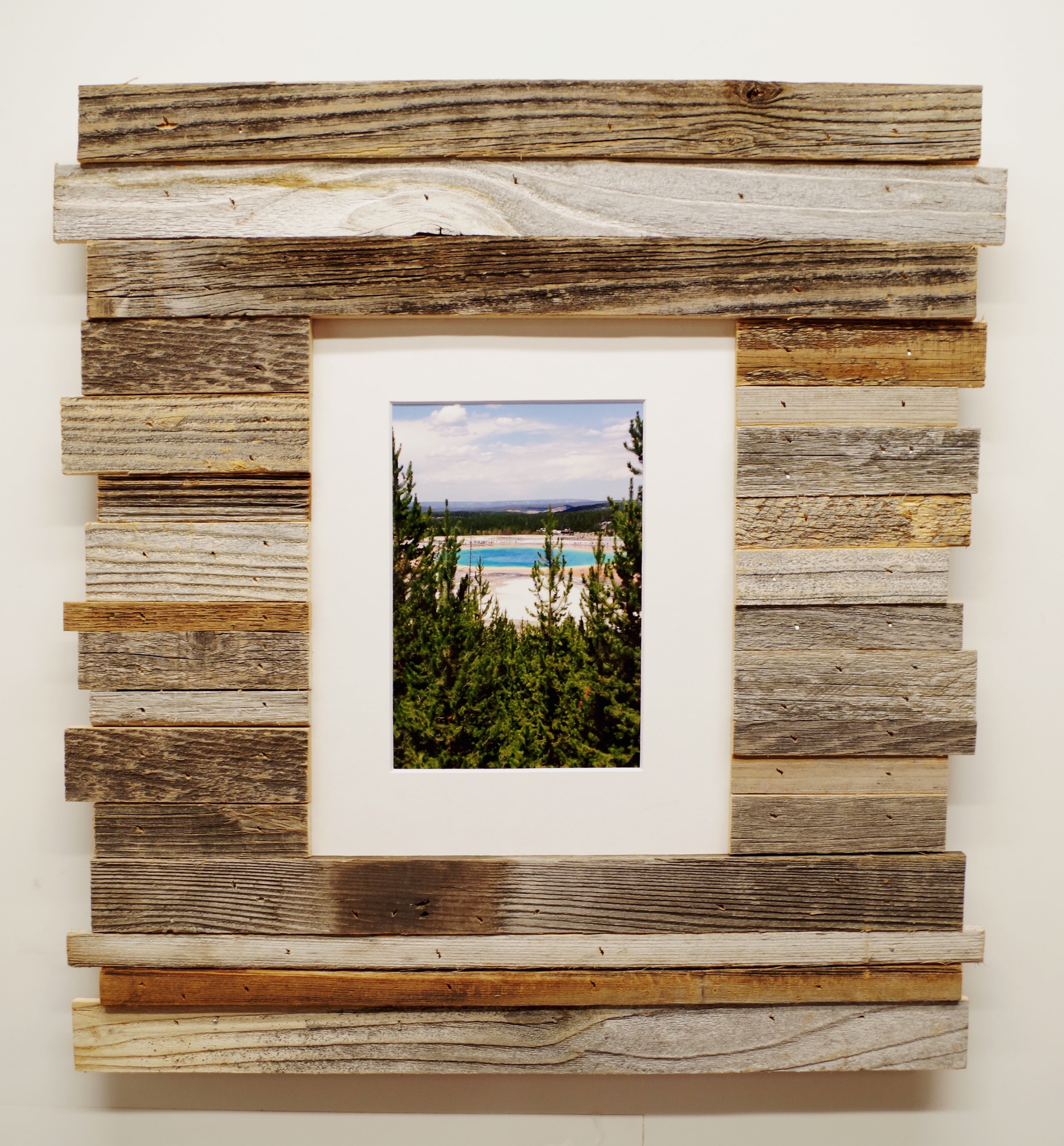 RUSTIC DISTRESSED GREEN BARN STYLE WOOD PICTURE FRAME WITH WHITE LINEN LINER, 