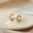 thumbnail image 1 of Pendientes de lujo de plata S925 para mujer con diamantes engastados y chapados en oro Pendientes versátiles y hebilla de pendientes simples, 1 of 6