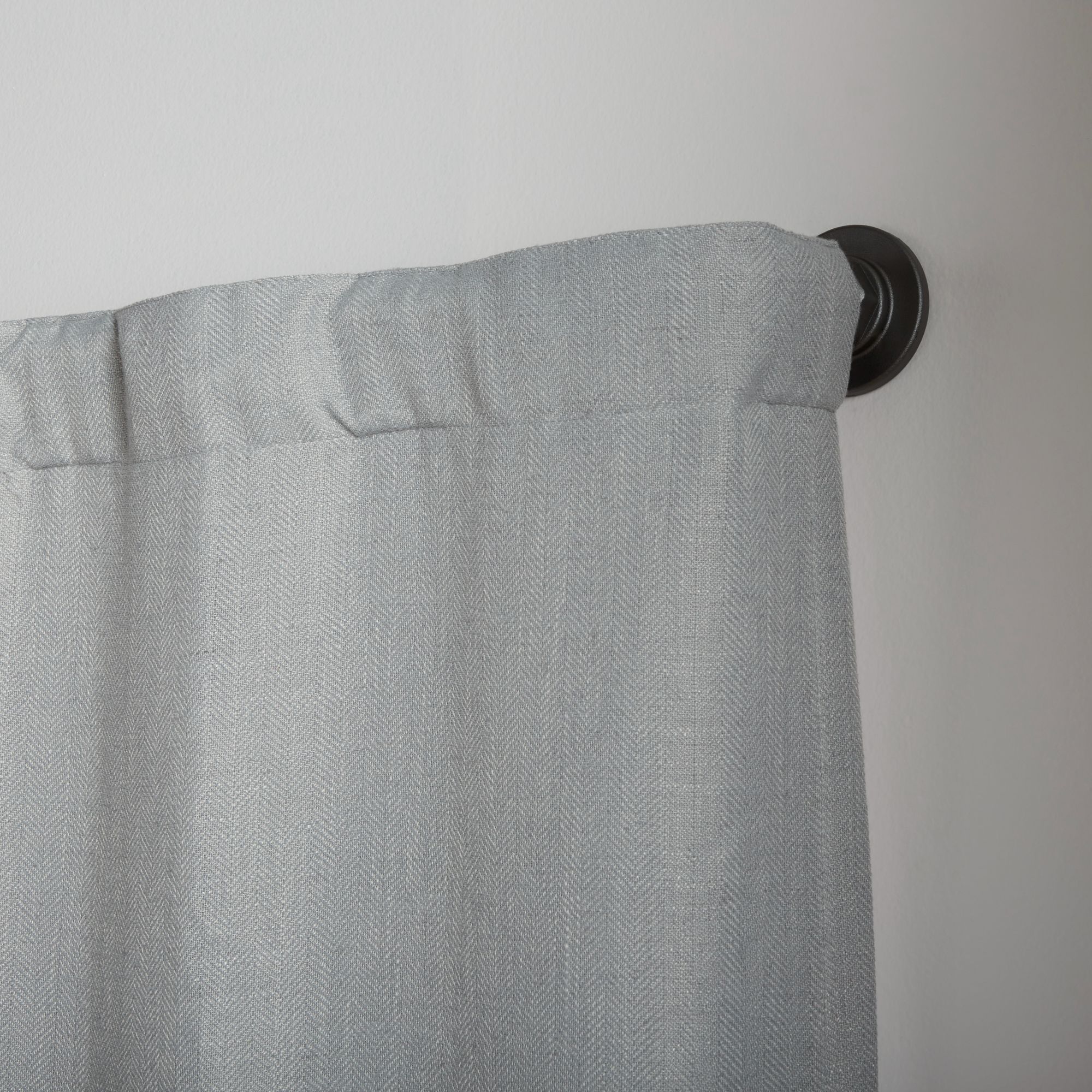 Exclusive Home Hyde Wrap Around Curtain Rod, Gunmetal, Adjustable 66"-120"