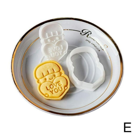 

Valentine s Day Love Bear Cookie Cutter Biscuit Mold Boy Girl Fondant Cake Mould Baking Tool 3D J8D4