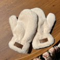 thumbnail image 1 of Regalo de Navidad, 1 par, bonitos guantes cálidos de invierno para mujer, nuevos guantes gruesos y esponjosos de felpa blancos, guantes con letras de terciopelo, talla única, 1 of 4