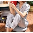 thumbnail image 1 of Conjunto de pijamas personalizados para dama de honor, ropa de dormir de seda satinada, con iniciales de nombre, manga corta, para despedida de soltera, 1 of 4