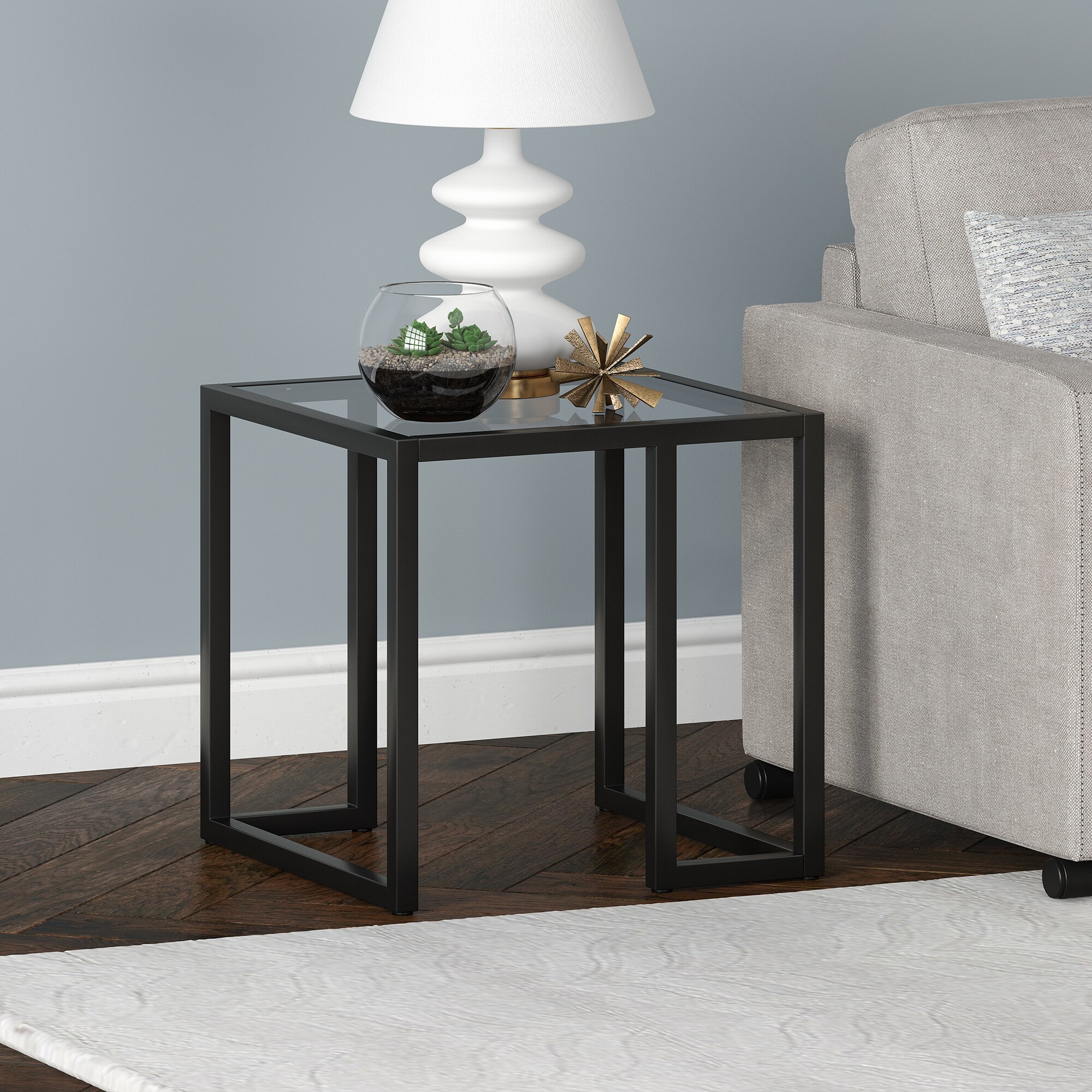Evelyn&Zoe Oscar 20" Wide Square Side Table, Brass