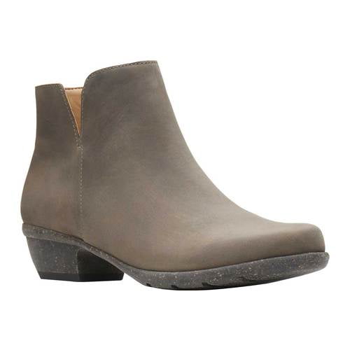clarks women's wilrose frost ankle boot