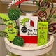 thumbnail image 5 of ¡No te lo pierdas!, Decoraciones navideñas para interiores, Adornos del Grinch, Decoración navideña con bandeja escalonada, Inspiración para la decoración navideña, Inspiración para la decoración, 5 of 7
