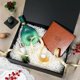 thumbnail image 5 of Caja de regalo PLINJOY 42 x 36 x 14 cm con tapa magnética extra grande, 5 of 7