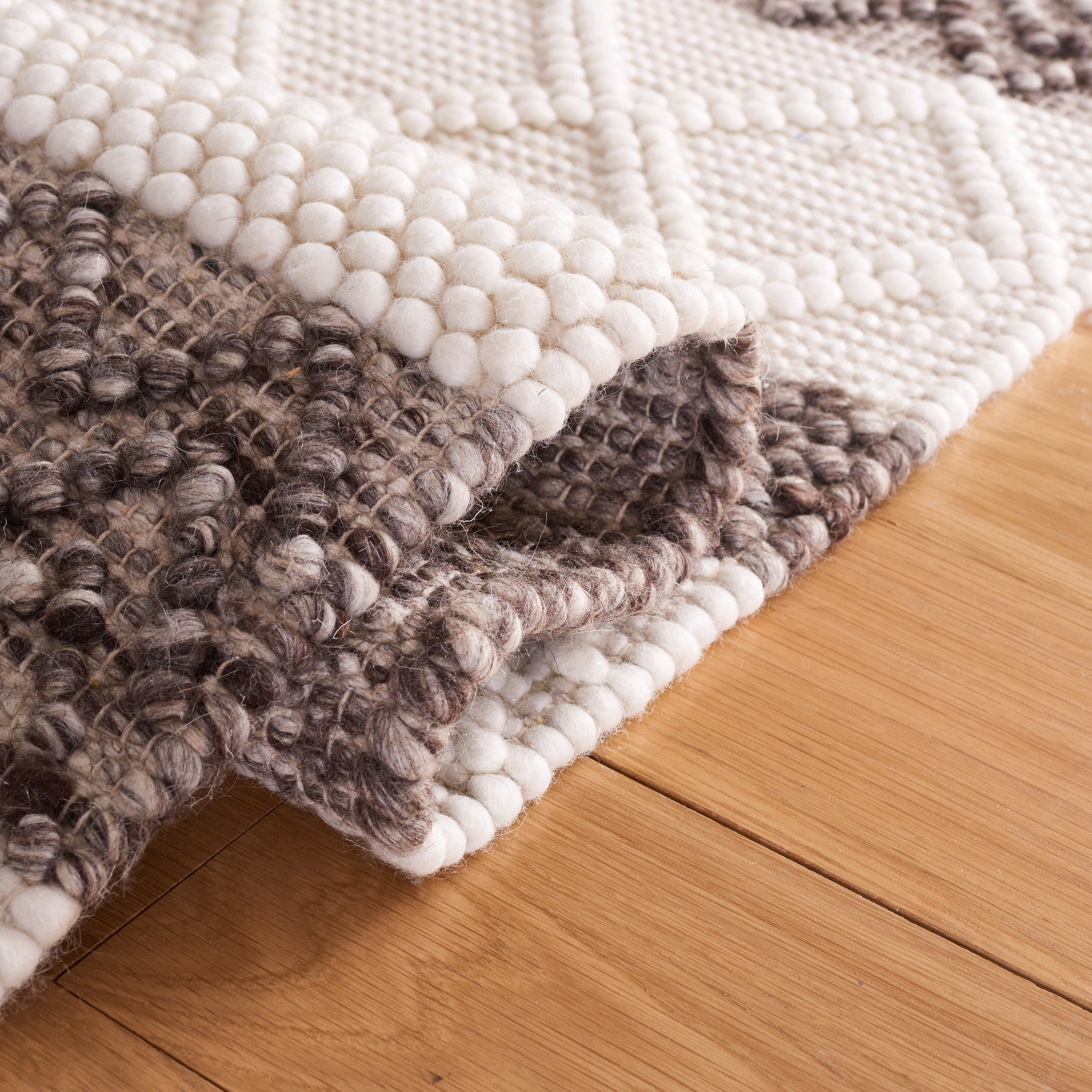 SAFAVIEH Natura Zola Southwestern Area Rug, Ivory/Grey, 3' x 5'