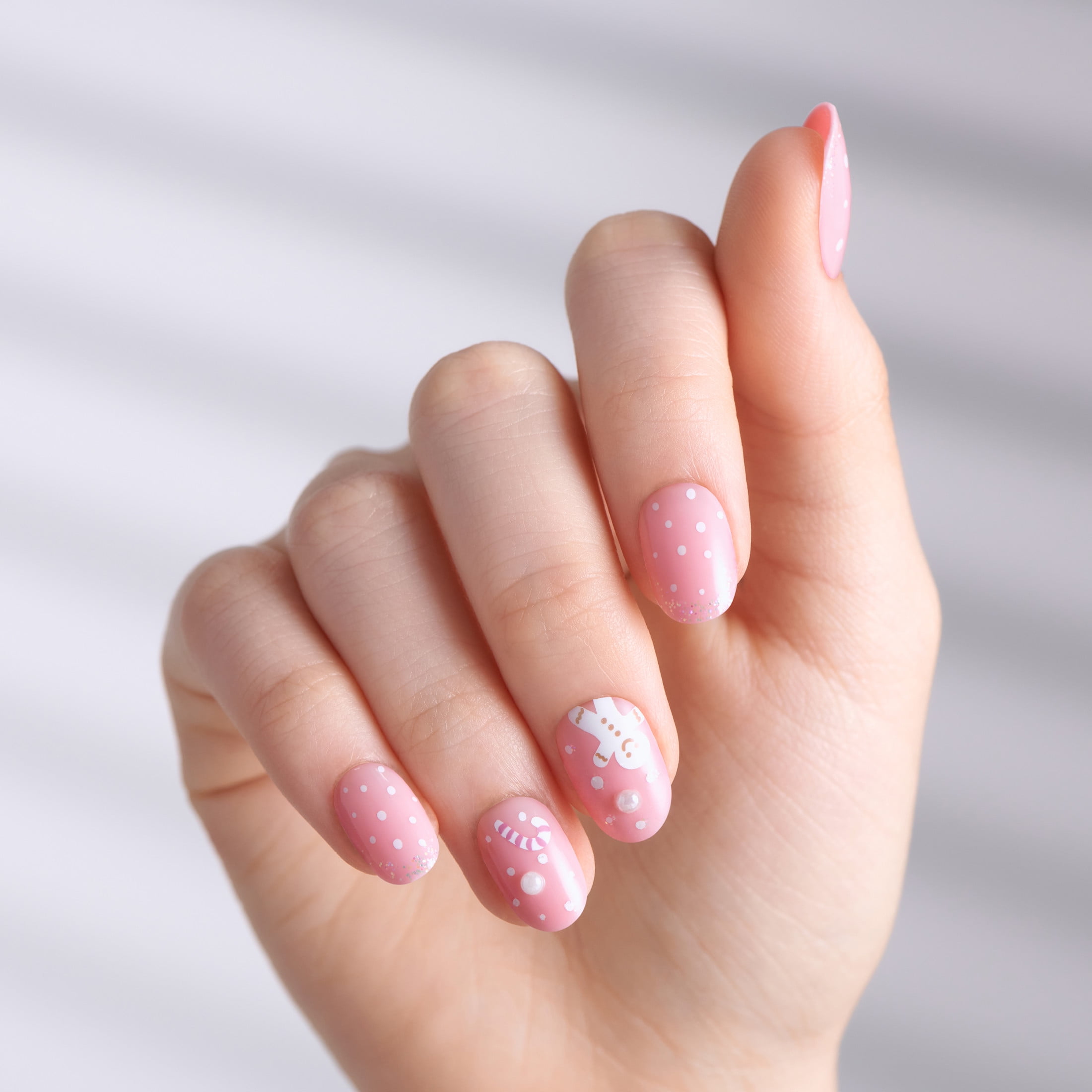 KISS Voguish Fantasy Holiday Press on Nails, Ho Ho Holiday, Pink, Short Oval, 28 Count