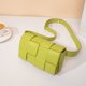 thumbnail image 1 of Diseño de moda moderno, moda de verano, bolso de mujer sencillo con un solo hombro en forma de diamante, bolso de cadena tejida inclinada de moda, bolso de cintura para mujer, 1 of 6