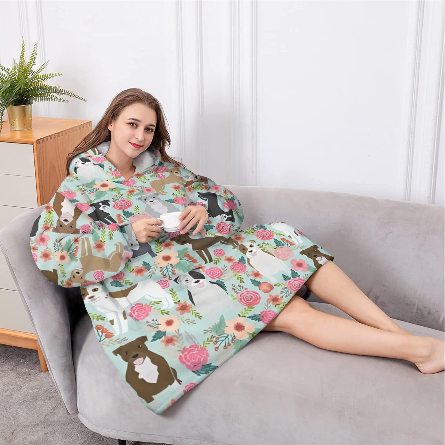 Oversized Wearable Blanket Hoodie,Cute Pitbull Terriers Dog and Flower Sherpa Blanket Hoodie with Super Pockets,Super Warm Fuzzy Pullover for Women & Men