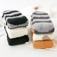 thumbnail image 2 of Sonducket 3 pares de calcetines de suelo lindos dibujos animados Animal Paw cómodo lindo invierno dormir calcetín calzado accesorios para mujer Medias negro despojado Sonducket AP013458-05, 2 of 6