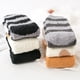 thumbnail image 4 of Minnieouse 3 pares de calcetines de suelo lindos animales de dibujos animados cómodos suaves lindos lavables reutilizables invierno otoño dormir hogar Medias Negro cálido Minnieouse AP013458-03, 4 of 6