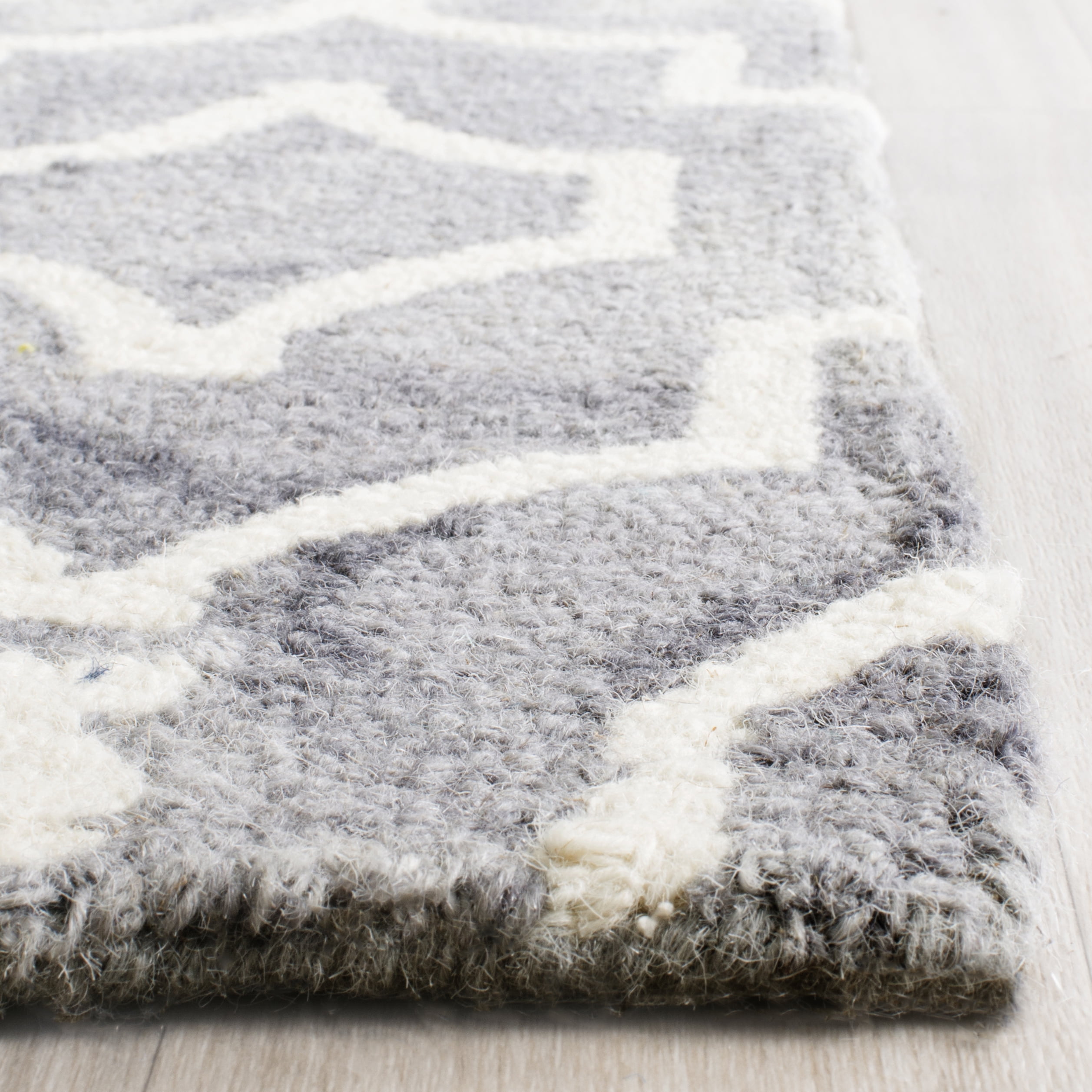 Safavieh Dip Dye Lairos Distressed Wool Area Rug, Gray/Ivory, 7' x 7' Square