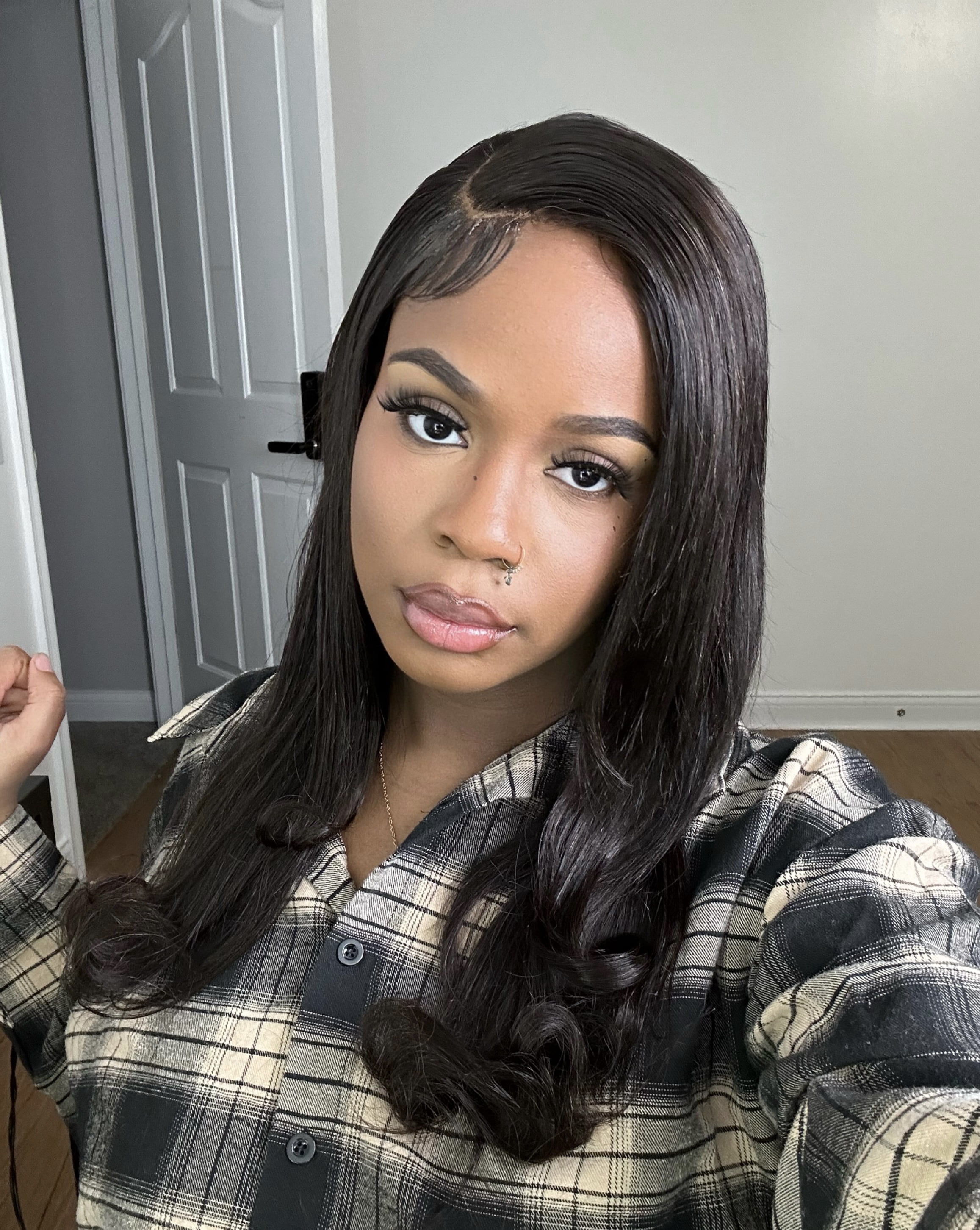 LUXLUXE Dana 21" 100% Human Hair Lace Front Wig with 3.5x13-inch HD Lace, Heat-styleable Human Hair, (NATURAL)