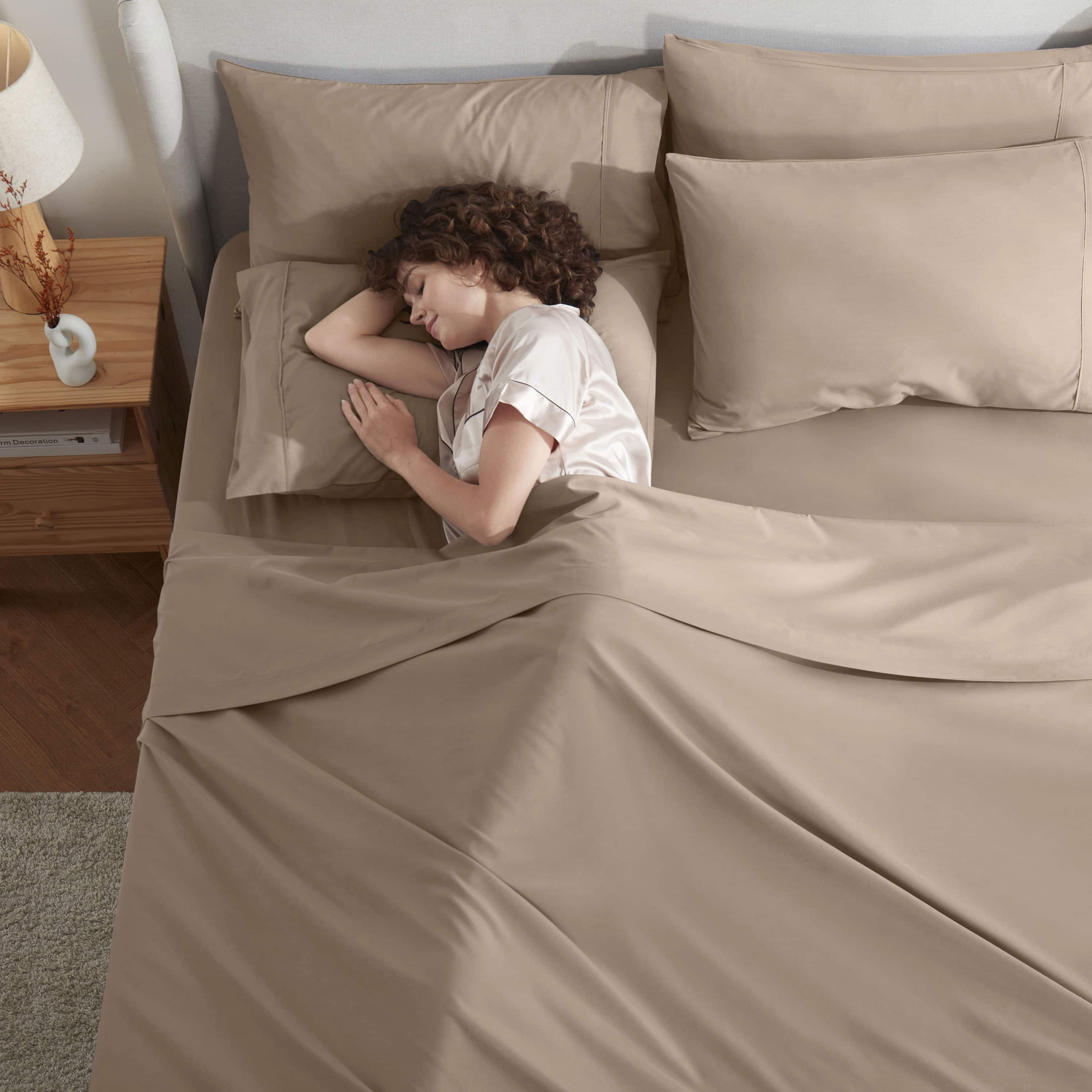 LammaLoe Extra Deep Pocket Split King Sheets set, Fits 18"-24" Mattress, 7 Piece Soft Microfiber Bed Sheet Sets, Taupe