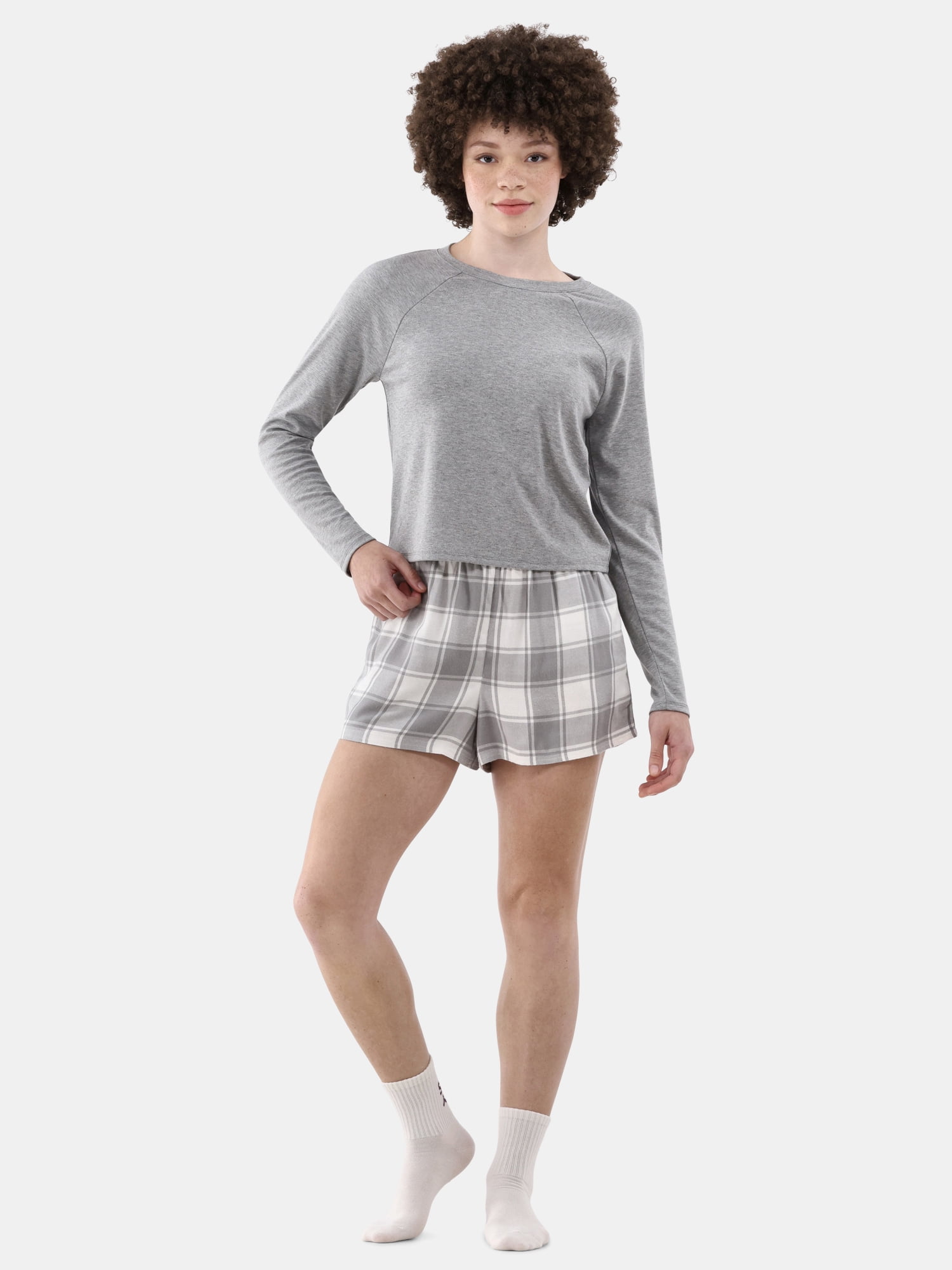 No Boundaries Long Sleeve Tee and Flannel Shorts Pajama Set, 2-Piece, Women’s and Women’s Plus