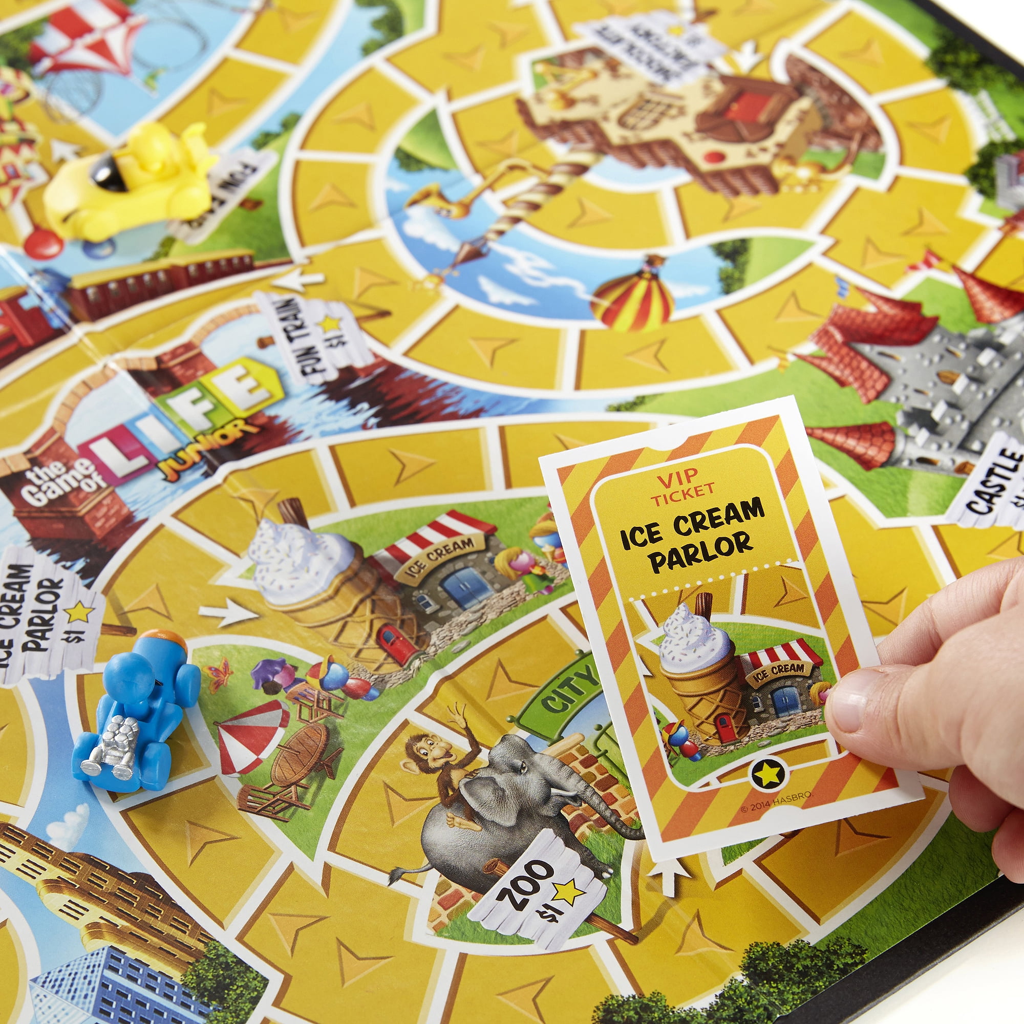 the Game of Life Junior Board Game, Game for Kids Ages 5 and up, for 2-4  Players 