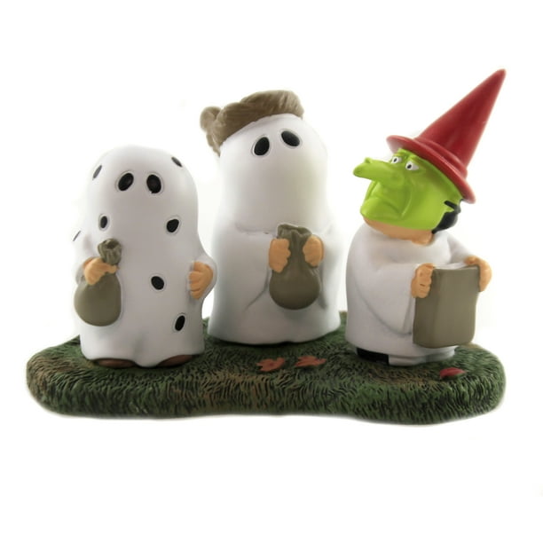 Department 56 Accessory Trick Or Treating With Peanuts Halloween Snoopy Gang 6005592 Walmart Com Walmart Com