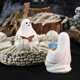 thumbnail image 5 of Juego de dos adornos de resina para Halloween con forma de fantasma lector para patio al aire libre y hogar., 5 of 5