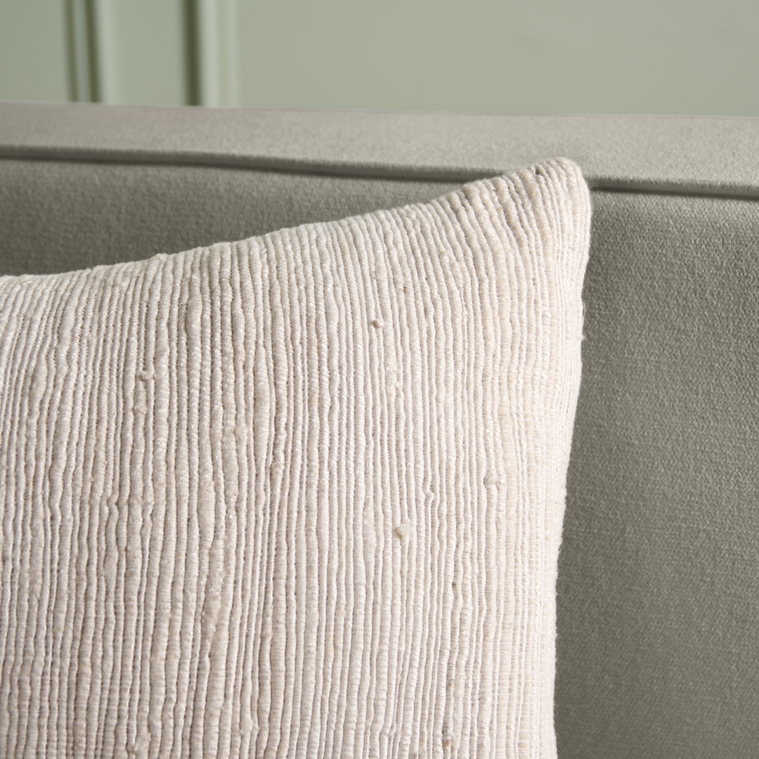 Safavieh Ameya 14" x 39" Modern Cotton Decorative Pillows, Ivory/Natural