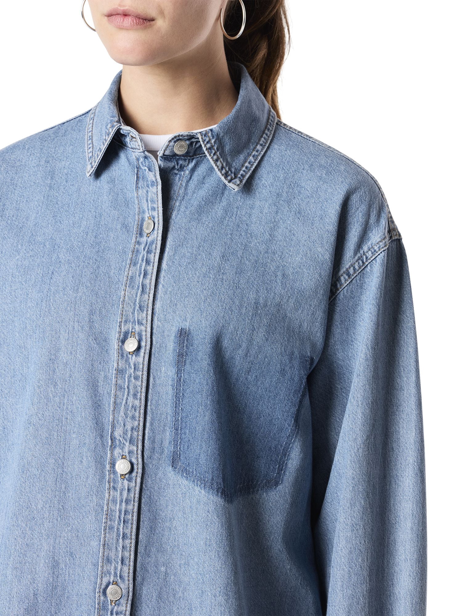 Levi Strauss Signature Women's Vintage Relaxed Denim Shirt