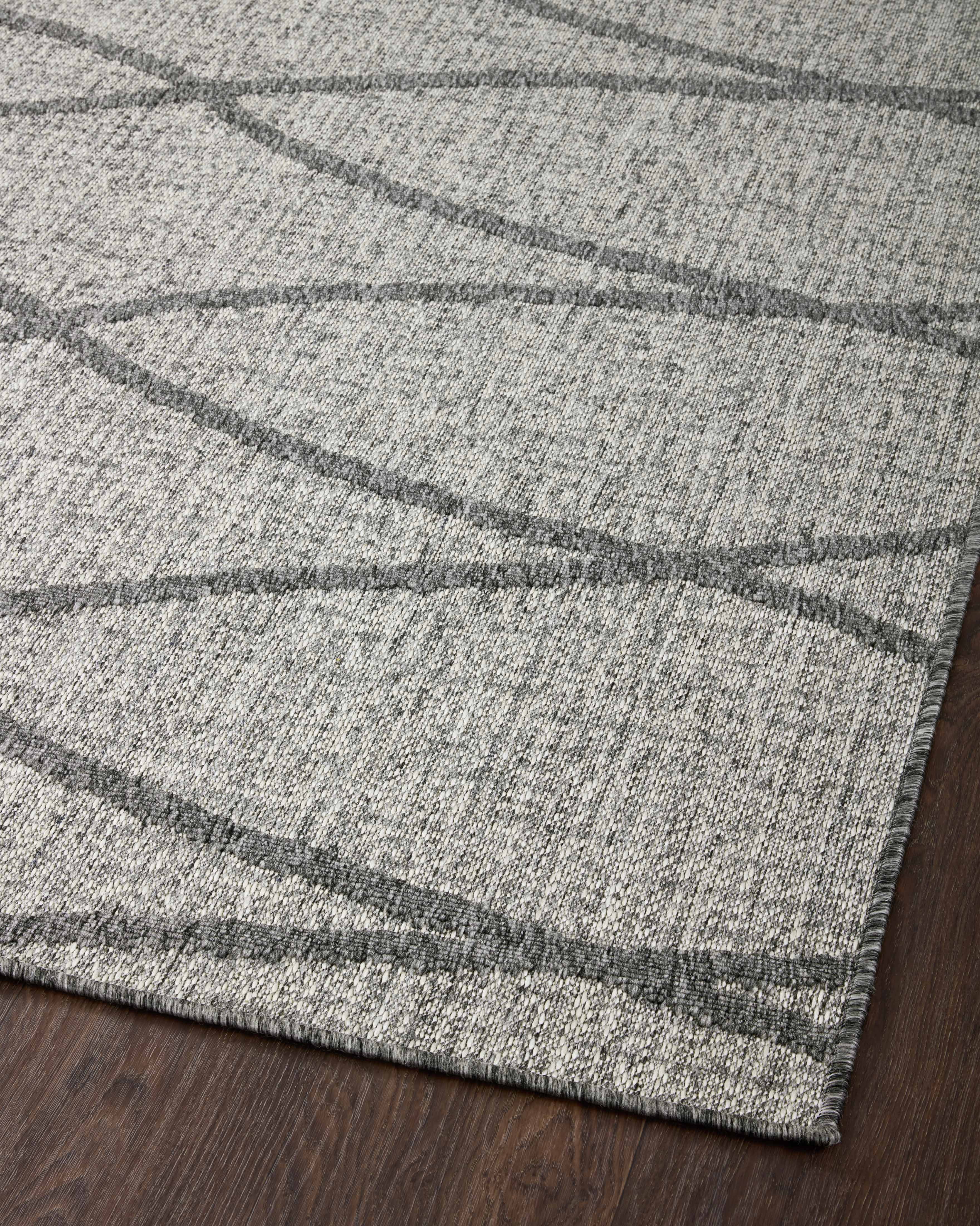 Indoor Outdoor Loloi Rainier Dove / Grey 5'-3" x 7'-7" Area Rug