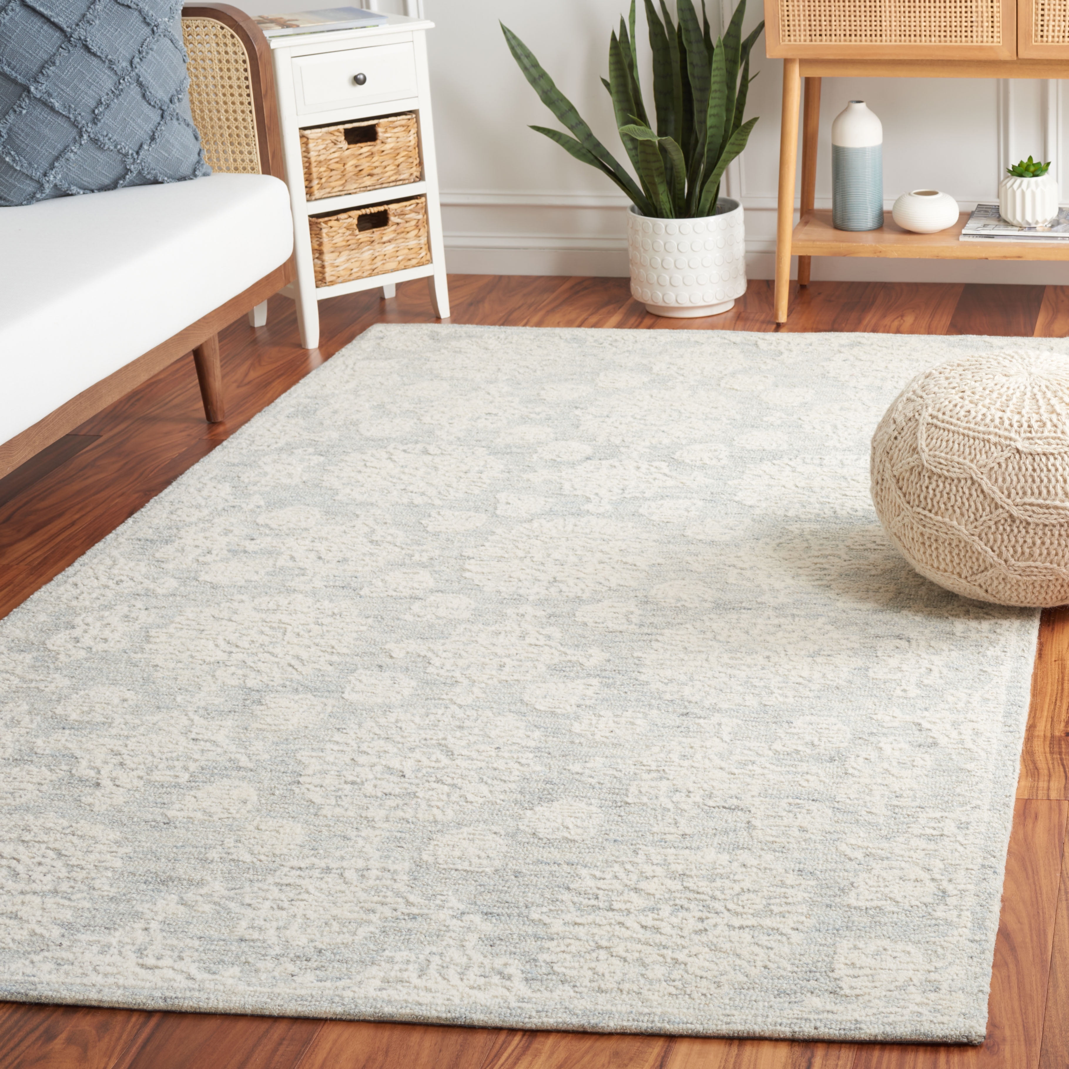 SAFAVIEH Ebony Aideen Floral Area Rug, Ivory/Light Grey, 3' x 5'