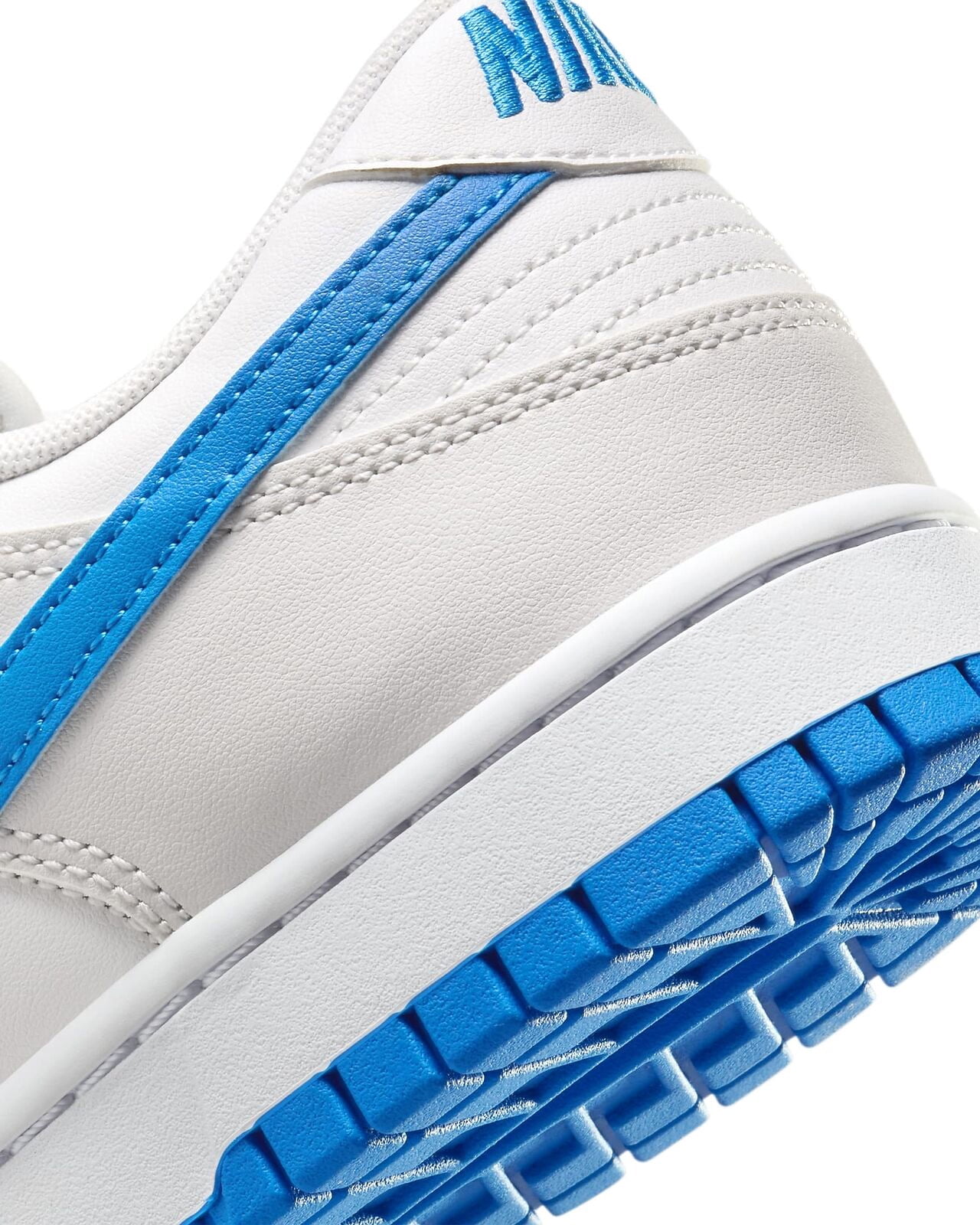 Nike Dunk Low Retro Sneaker Men's US 10 White Leather Low