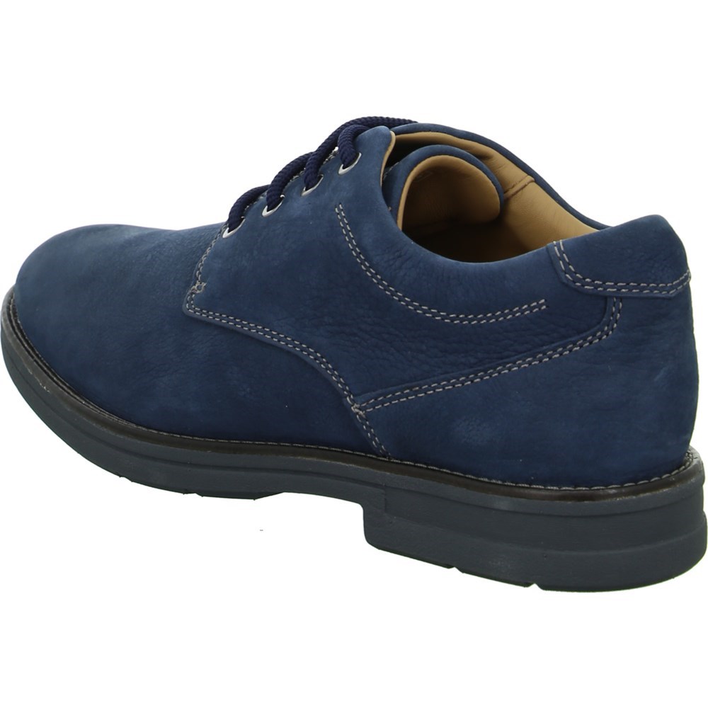 clarks banning plain